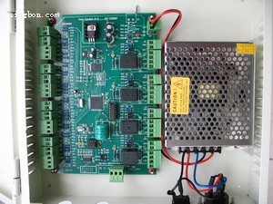 門禁機、門禁控制器